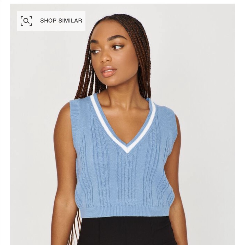 Mini vest in blue skies
